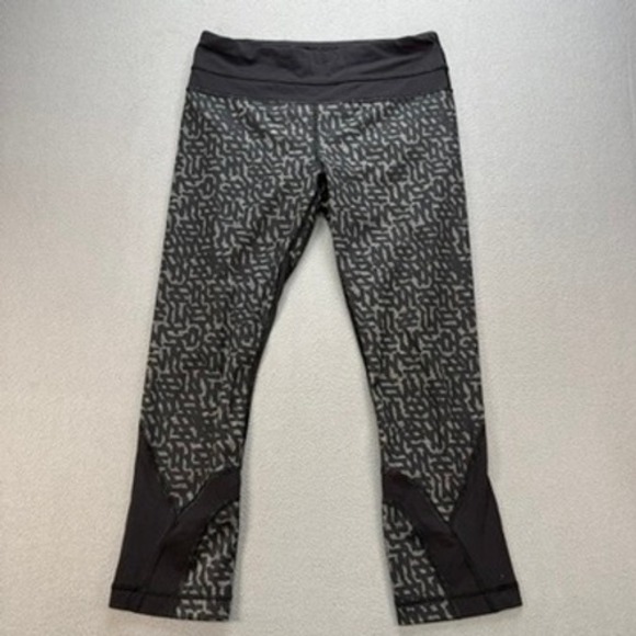 Lululemon Pants - Lululemon Leggings Inspire Crop II Mesh Compression 6 Black Gray Geo Print Yoga